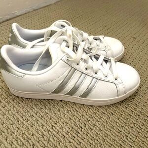 Like new Adidas white sneakers Size  7.5 Women’s